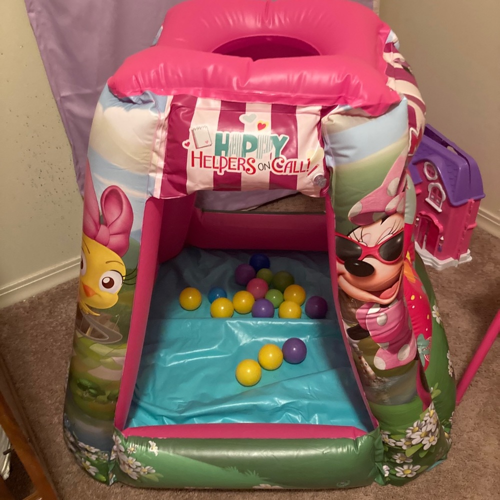 Minnie Ball Pit